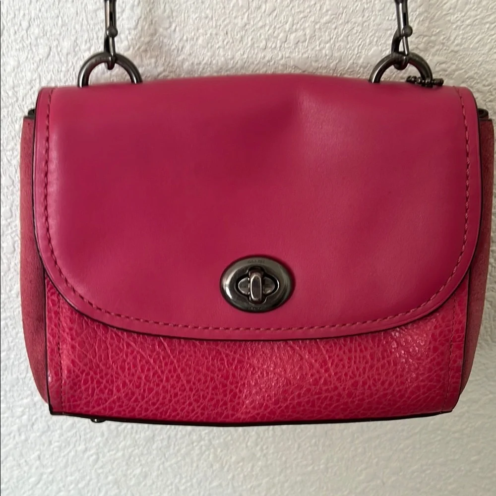 Coach Faye Pebbled Pink Leather/SuedeCrossbody Bag EUC-022